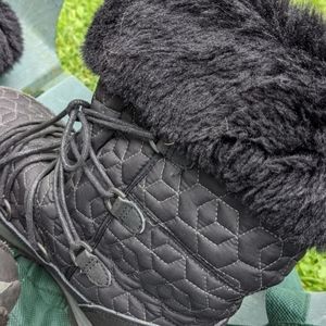 Bear Paw boots size 10 winter soft comfy - like new